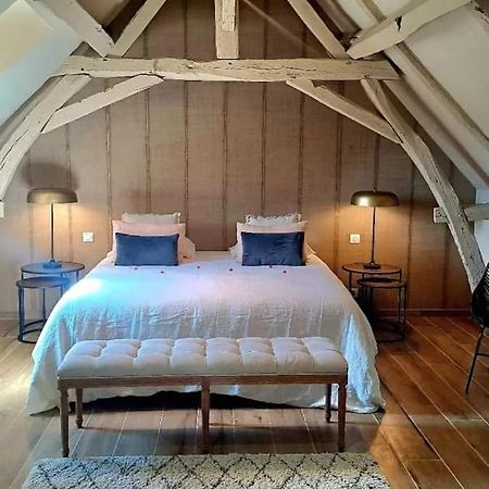 Hotel Domaine De La Limetiere Neuvy-le-Roi Esterno foto