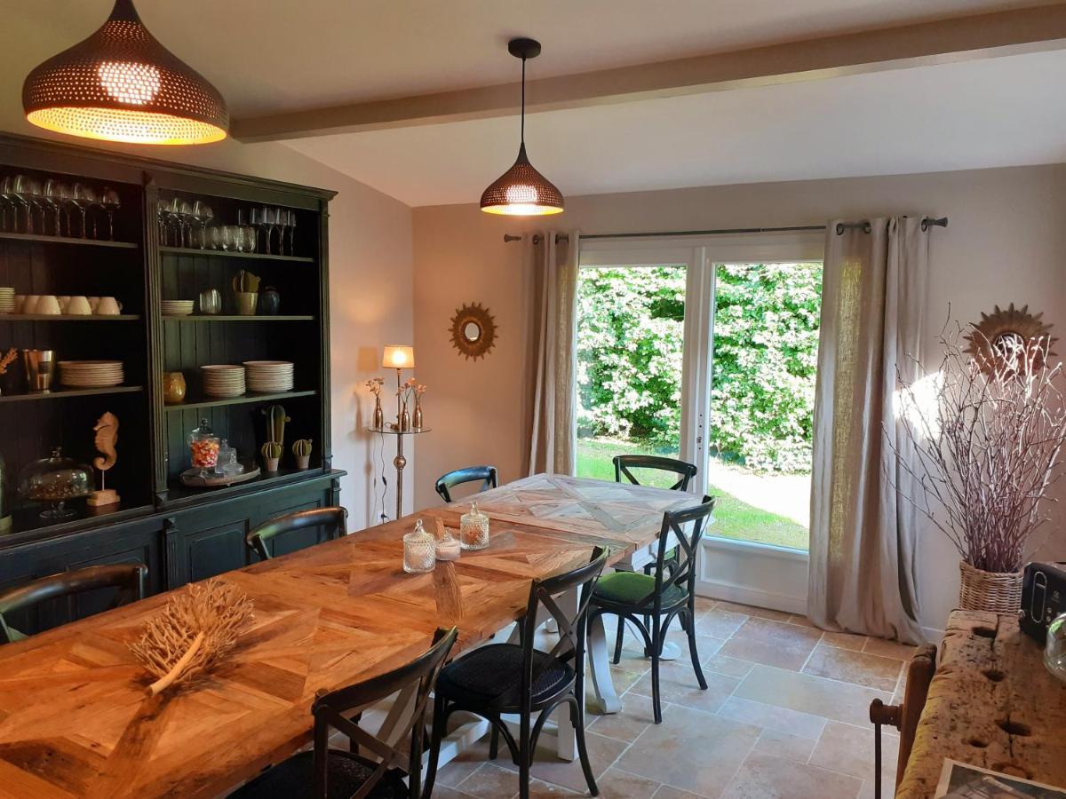 Hotel Domaine De La Limetiere Neuvy-le-Roi Esterno foto