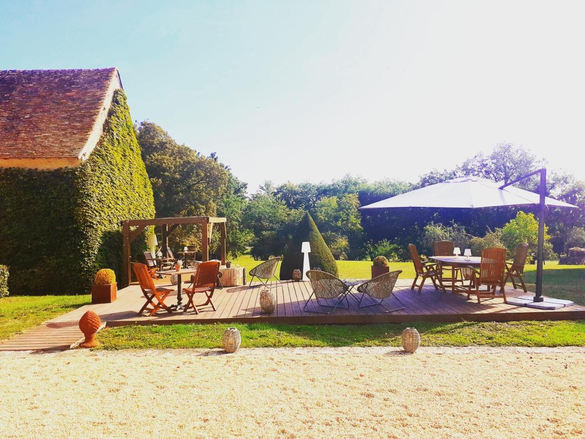Hotel Domaine De La Limetiere Neuvy-le-Roi Esterno foto