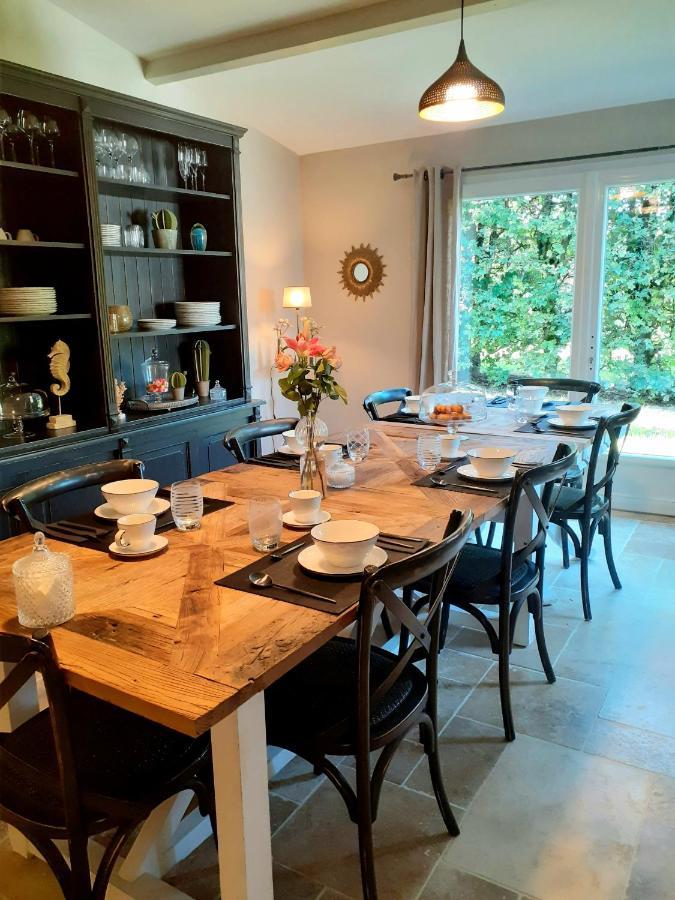 Hotel Domaine De La Limetiere Neuvy-le-Roi Esterno foto