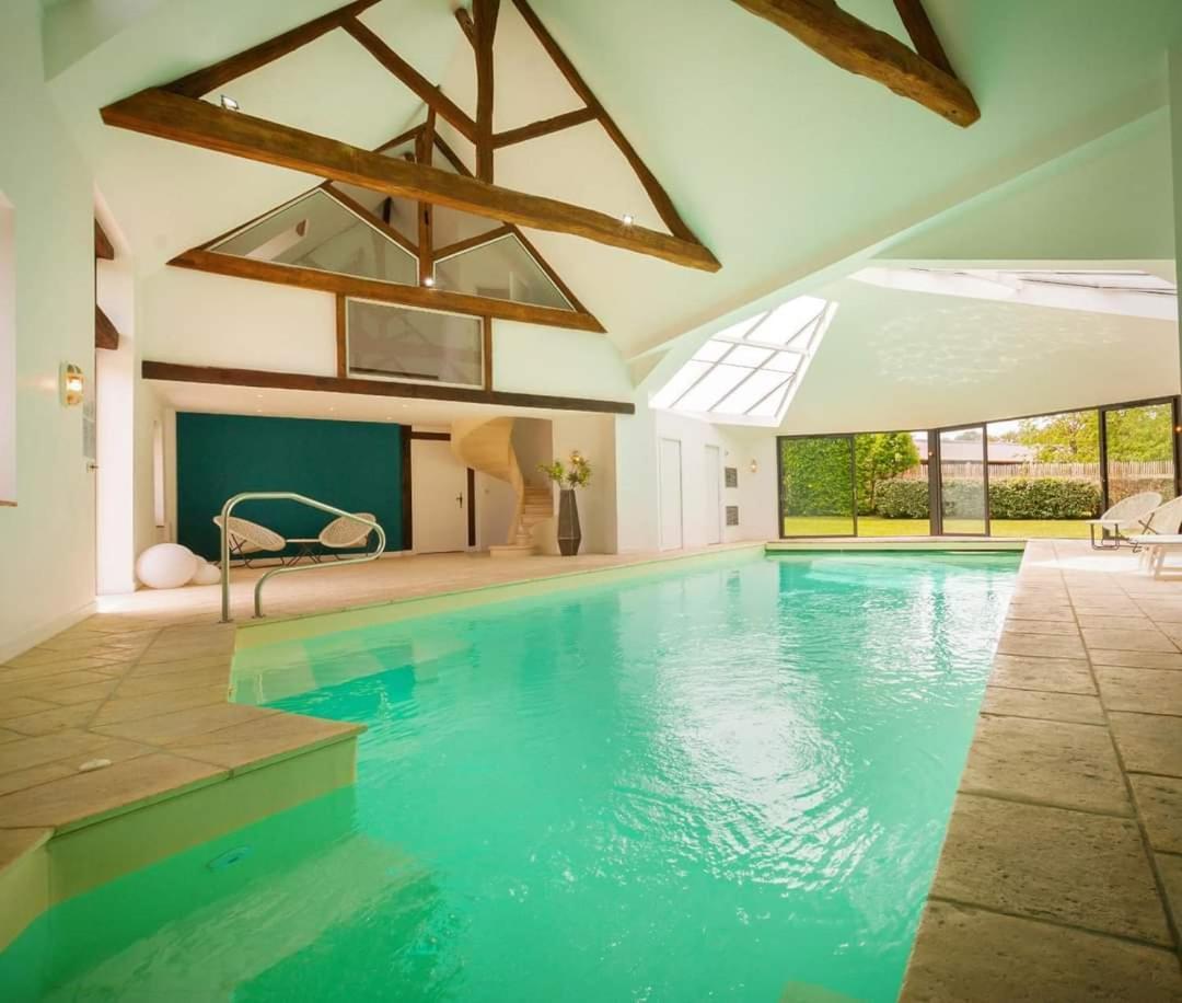 Hotel Domaine De La Limetiere Neuvy-le-Roi Esterno foto