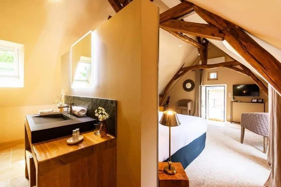 Hotel Domaine De La Limetiere Neuvy-le-Roi Esterno foto