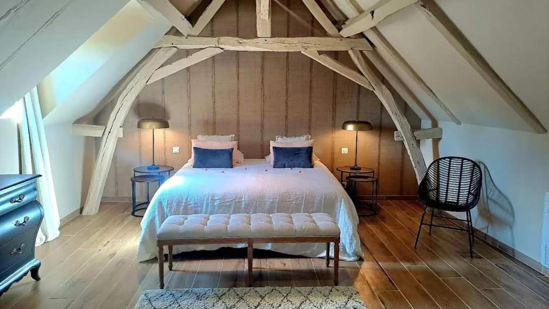 Hotel Domaine De La Limetiere Neuvy-le-Roi Esterno foto